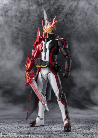S.H.Figuarts 假面骑士圣刃 勇气之龙 -金属配色版-