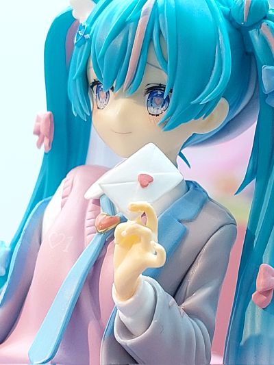 初音未来  压泡面人偶ー恋爱的西装外套ー