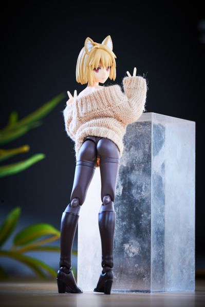 figma#574 女性素体 （千秋）与 露肩毛衣连衣裙