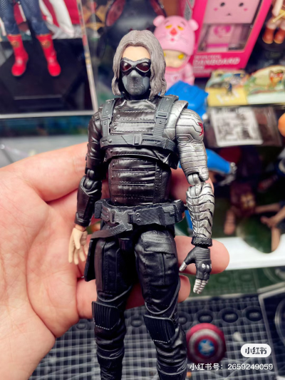 MAFEX 编号203 美国队长2 冬日战士