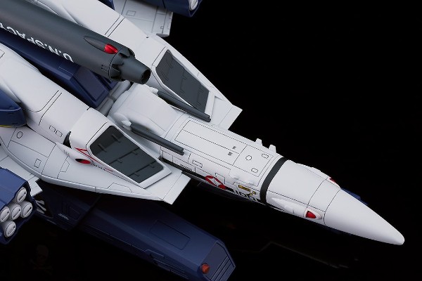 PLAMAX PX08 1/72 VF-1S 冲锋女武神战机 骷髅队长