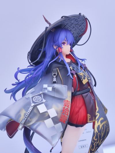 明日方舟 假日威龙陈 万重山