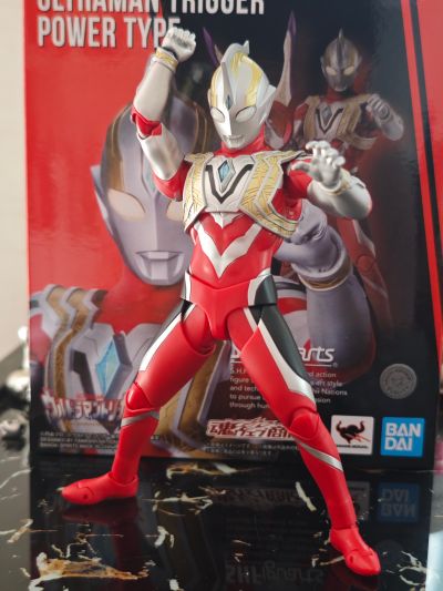 S.H.Figuarts 特利迦奥特曼 特利迦奥特曼 强力型