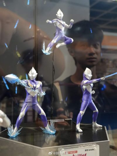 泽塔奥特曼 阿尔法装甲