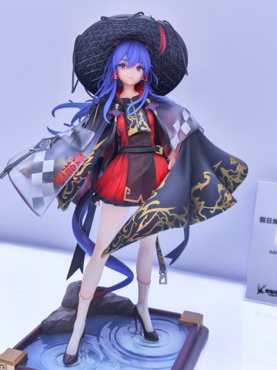 明日方舟 假日威龙陈 万重山