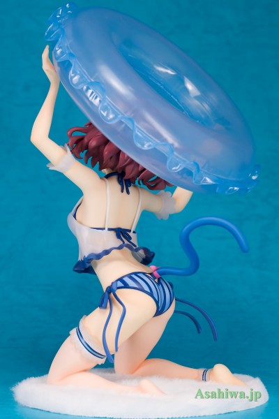 妮雅 泳装