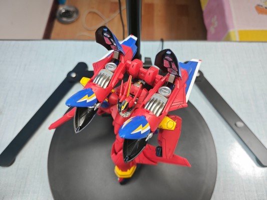 HG  1/100 VF-19改 烈焰女武神 喇叭装备型