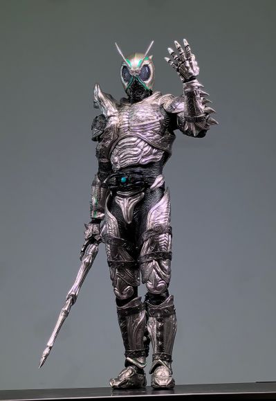 TMS101 - TMS101B 假面骑士暗日（BLACK SUN） 假面骑士影月 珍藏人偶