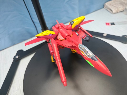 HG  1/100 VF-19改 烈焰女武神 喇叭装备型