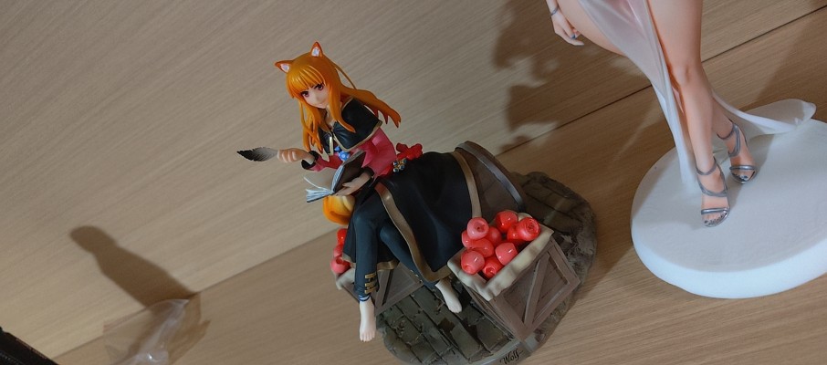 赫萝 裸体版