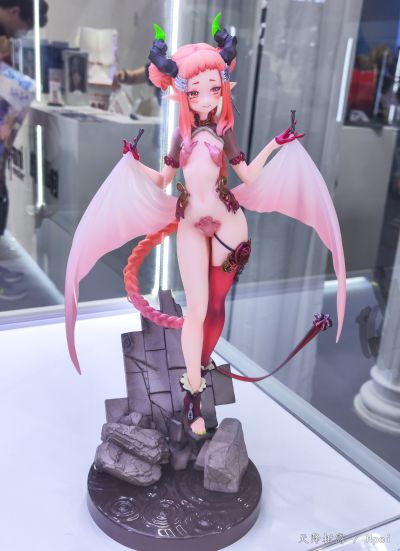 小魅魔 牙牙子