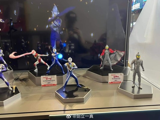 泽塔奥特曼 阿尔法装甲