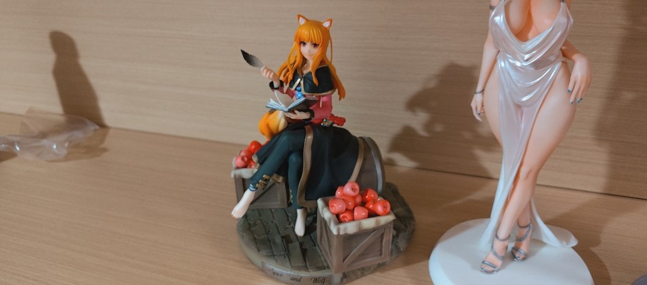 赫萝 裸体版
