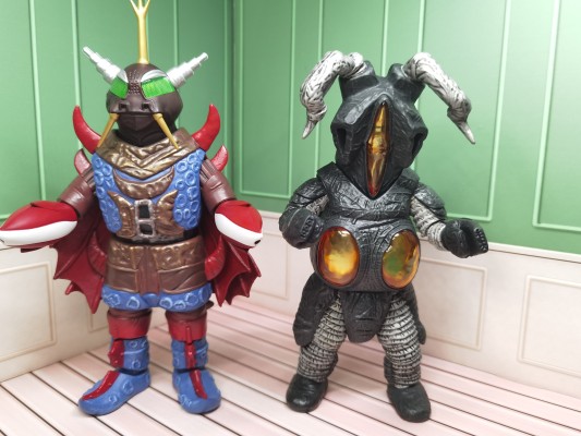 MAF (怪兽可动模型) 圆谷PRO篇 百特星人（红超人版）