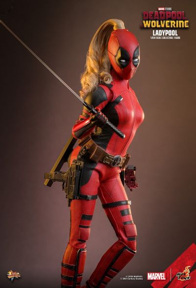 MMS747 死侍与金刚狼 女死侍