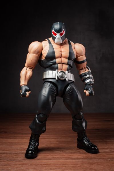 MAFEX 编号216 蝙蝠侠：骑士陨落 贝恩