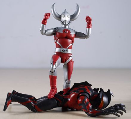 S.H.Figuarts 奥特之父