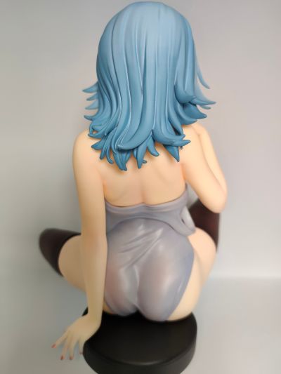 肉感少女 一脸轻蔑的学校泳装丝袜间宫桑
