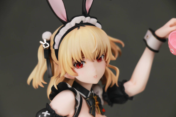 丽娜（茶发酱）与丽莎（金发酱）