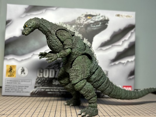 S.H.MonsterArts 哥斯拉大战戴斯特洛伊亚 二代哥斯拉 特别配色