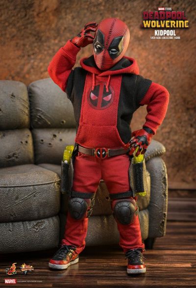 死侍小子1:6比例珍藏人偶