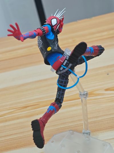 S.H.Figuarts  朋克蜘蛛侠（蜘蛛侠：纵横宇宙）