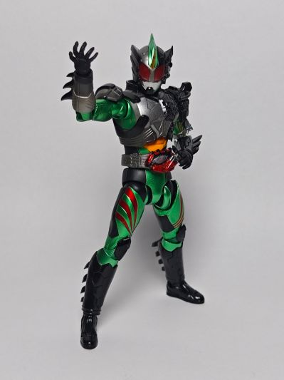 S.H.Figuarts  假面骑士亚马逊新生欧米伽