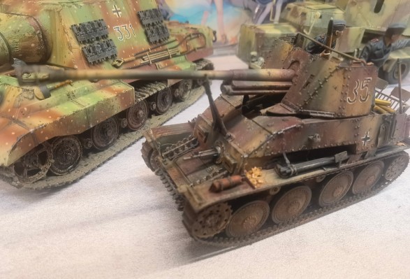35295 1/35 德国 猎虎 重型坦克歼击车 初期生产型