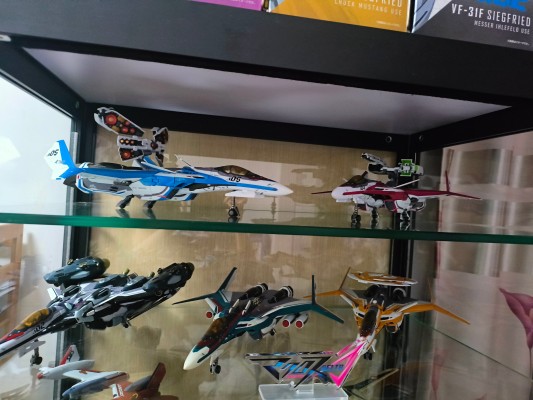 DX超合金 超时空要塞Δ VF-31E 齐格菲（查克·马斯坦格机）