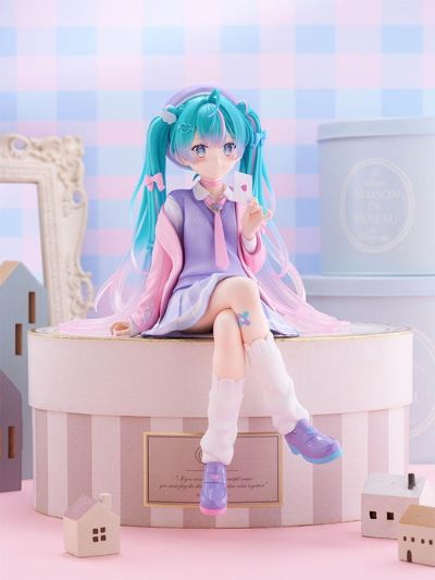 TENITOL 大号压泡面人偶 初音未来 恋爱的西装外套