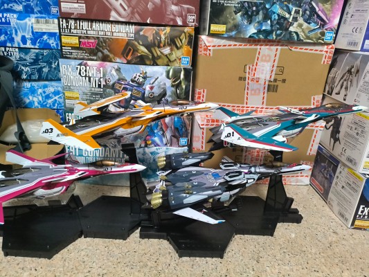 DX超合金 超时空要塞Δ VF-31E 齐格菲（查克·马斯坦格机）