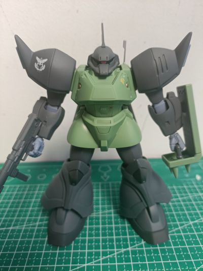 HGUC 1/144 机动战士高达 MSV-R 强尼·莱汀的归来 MS-06R-2 强尼・雷电专用扎古