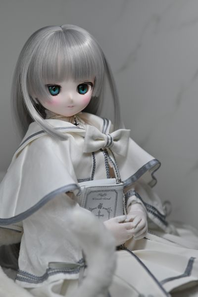 AOD527-FFW  s*t*j × 艾莉丝收集 小型 芙露露～毛绒绒的牧师小猫～白猫