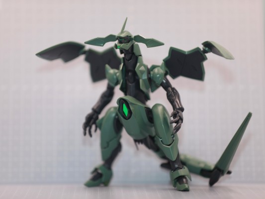 HG  机动战士高达AGE 雷吉鲁斯高达