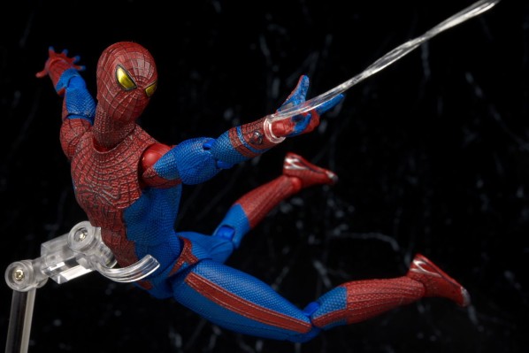 MAFEX 编号001 超凡蜘蛛侠