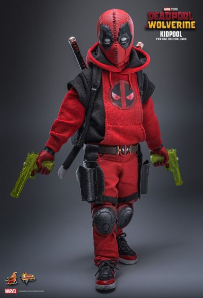 死侍小子1:6比例珍藏人偶