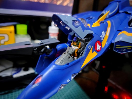DX超合金 超时空要塞PLUS YF-21（卡尔德·哥文·波文专用机）