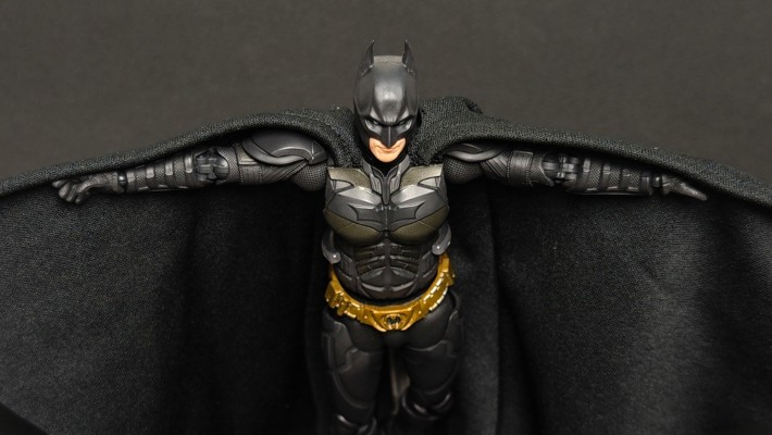 S.H.Figuarts 黑暗骑士 蝙蝠侠
