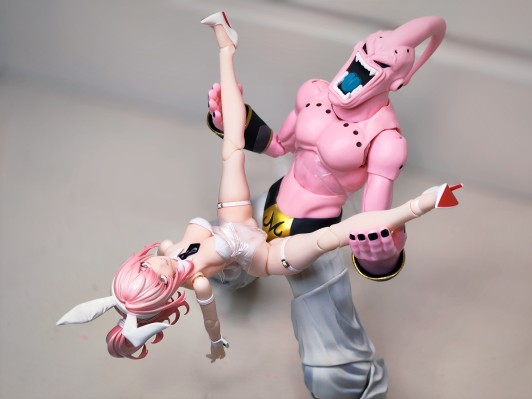 S.H.Figuarts 龙珠Z 魔人布欧-恶-