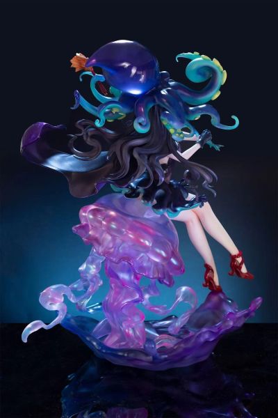 章鱼魔女
