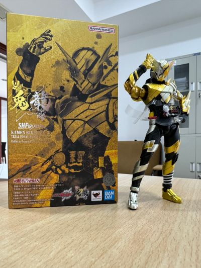 S.H.Figuarts 假面骑士创骑 实验形态（兔子巨龙形态）-送兔迎龙新年特别版