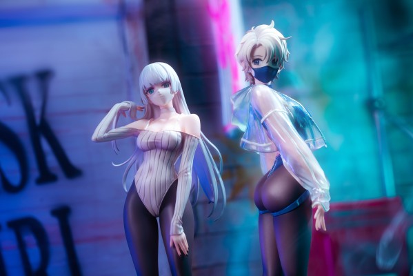 运动鞋×高开衩×口罩 IVY 艾薇