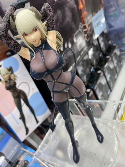 独特魅力 2.5次元的诱惑 拉丝塔洛忒 梦幻服装造型