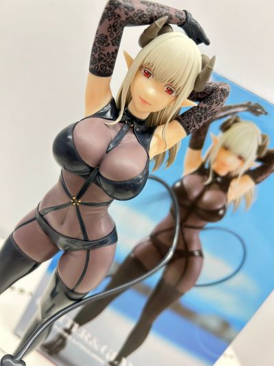 独特魅力 2.5次元的诱惑 拉丝塔洛忒 梦幻服装造型