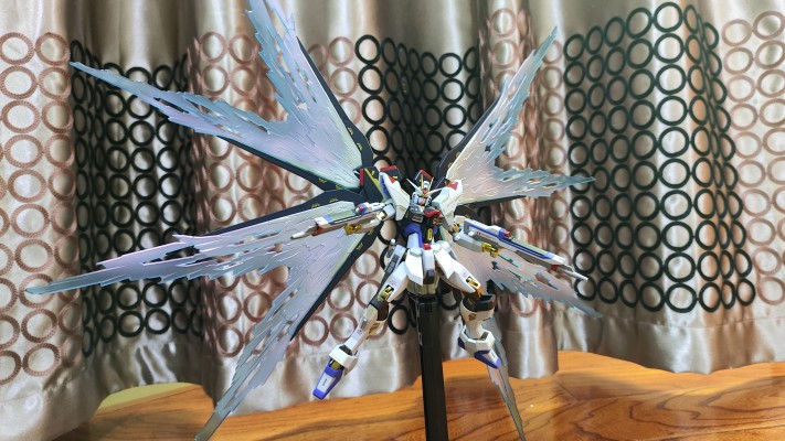 METAL ROBOT魂 机动战士高达SEED Destiny ZGMF-X20A 强袭自由高达 光之翼＆光束特效套装