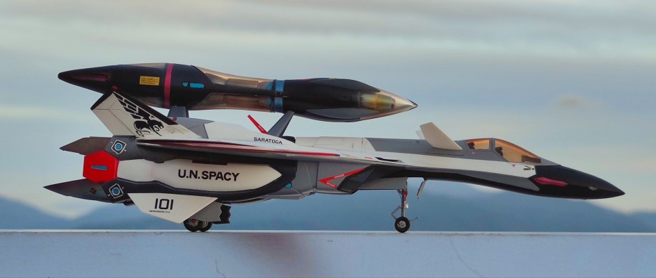 65885 超时空要塞 YF-19 附带高速装备+折跃推进器