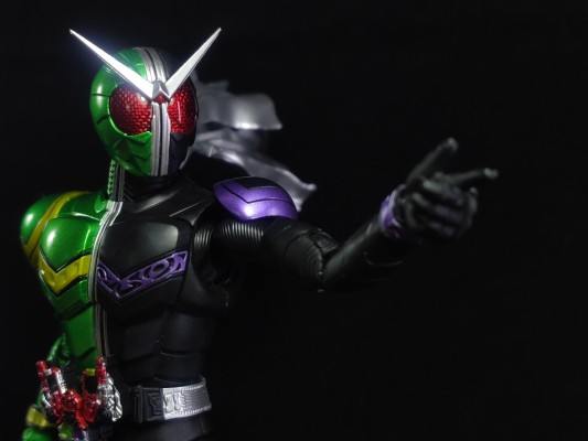 S.H.Figuarts  硬汉摩托