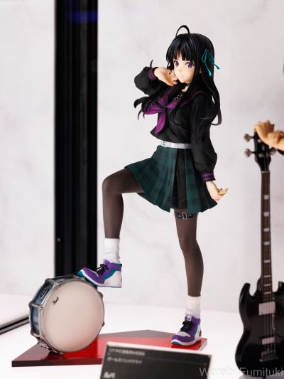 GIRLS BAND CRY 海老塚智