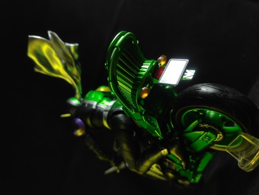 S.H.Figuarts  硬汉摩托