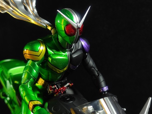 S.H.Figuarts  硬汉摩托